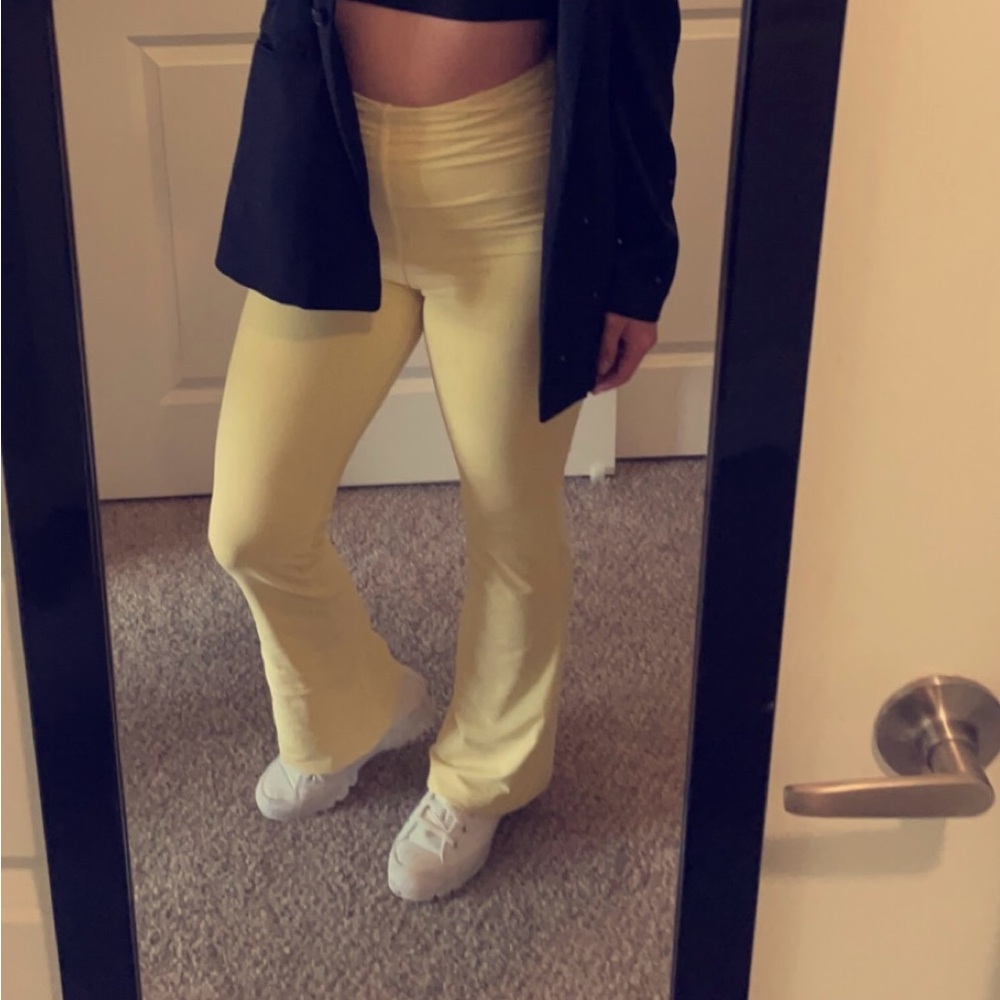 Tiger Mist Yellow Mesh flare pants - Picture 3 of 4